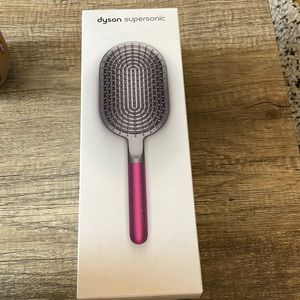Dyson hairbrush